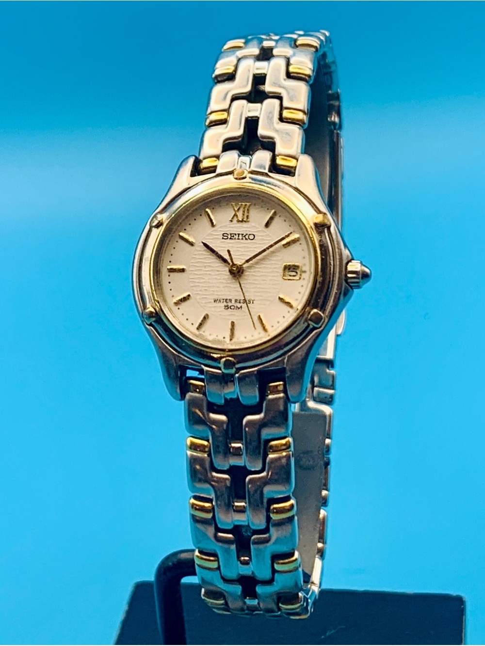SEIKO 7N82-0599 Women’s Vintage Quartz Wristwatch Date Display Works New Battery